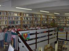 Prvňáčci v knihovně