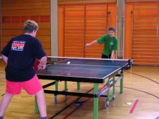 Ping-pong Hauzenberg